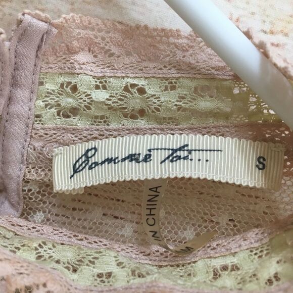 ANTHROPOLOGIE COMME TOI LACE TRIMMED TOP IN MAUVE‎ AND CREAM - Picture 6 of 8